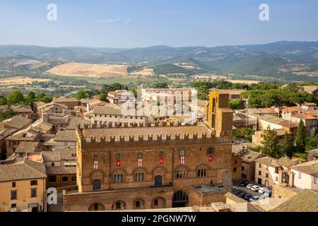 Palazzo del Capitano del Popolo a Orvieto in giornata di sole, Orvieto, Italia Foto Stock