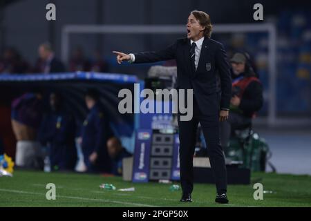 Napoli, Italia. 23rd Mar, 2023. Roberto Mancini allenatore capo d'Italia reagisce durante la partita di qualificazione del Campionato europeo UEFA allo Stadio Diego Armando Maradona, Napoli. Il credito per le immagini dovrebbe essere: Jonathan Moskrop/Sportimage Credit: Sportimage/Alamy Live News Foto Stock