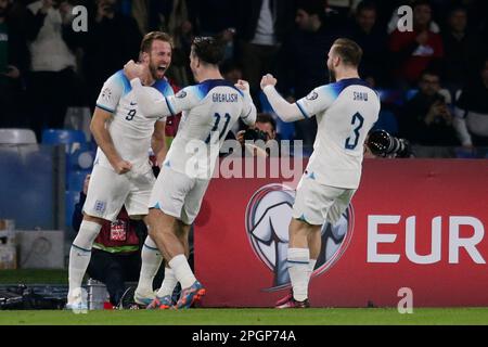 Il futuro inglese Harry Kane (Tottenham) festeggia dopo aver segnato un gol durante la partita dei qualificatori europei Italia vs Inghilterra allo stadio Diego Armando Maradona di Napoli, nel sud Italia, il 23 marzo 2023. Foto Stock