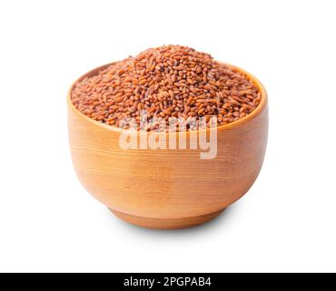 Semi di crescione Lepidium sativum in tazza di legno isolato su sfondo bianco, Salva tracciato di ritaglio. Foto Stock