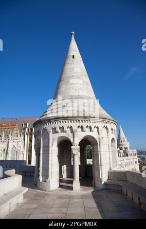 Il Bastione dei pescatori è una terrazza in stile neogotico e neoromanico, famosa pietra miliare di Budapest Foto Stock