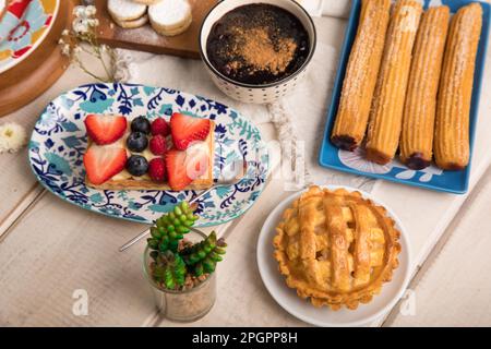 Dessert peruviani buffet tavolo brunch cibo dolce Foto Stock