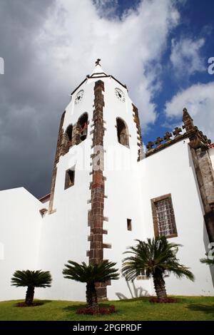 Chiesa di Sao Salvador costruita nel 1533 a Santa Cruz, Madeira, Portogallo Foto Stock