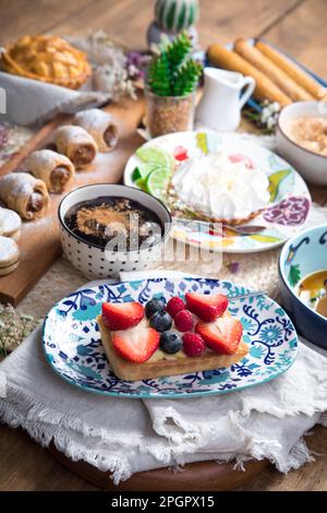 Dessert peruviani buffet tavolo brunch cibo dolce Foto Stock