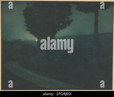 Road into the Valley -- Moonrise] negativo 1904; stampa 1906 di Edward Steichen Foto Stock