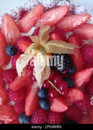 LES GÂTEAUX SUR UNE TABLE FRANCOAISE Foto Stock