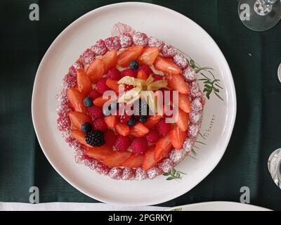 LES GÂTEAUX SUR UNE TABLE FRANCOAISE Foto Stock