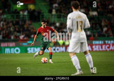 Lisbona, Portogallo. 23rd Mar, 2023. Vitinha del Portogallo in azione durante il turno di qualificazione UEFA euro 2024 di gruppo J match tra Portogallo e Liechtenstein all'Estadio Jose Alvalade. Punteggio finale; Portogallo 4:0 Liechtenstein. Credit: SOPA Images Limited/Alamy Live News Foto Stock