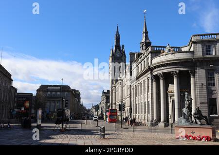 Torri, torrette e guglie ad Aberdeen Foto Stock