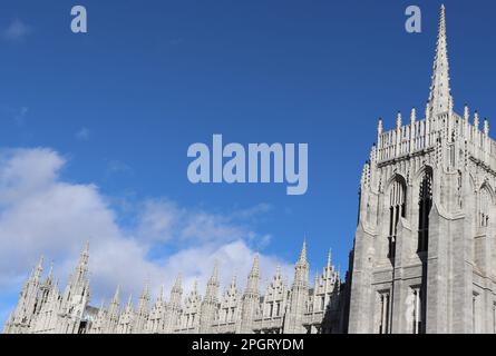 Emoblemi araldici all'ingresso del Marischal College di Aberdeen Foto Stock