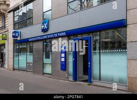 Vista esterna di una filiale della Banque Populaire Rives de Paris, una banca comune regionale collegata al gruppo BPCE Foto Stock