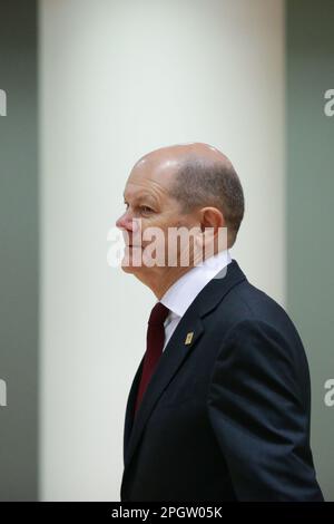 Bruxelles, Belgio. 24th Mar, 2023. Arriva il Cancelliere tedesco OLAF Scholz in occasione del Consiglio europeo e del Vertice euro a Bruxelles (Belgio), 24 marzo 2023. Credit: Zheng Huansong/Xinhua/Alamy Live News Foto Stock