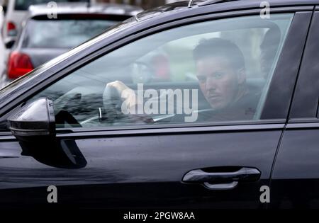 Monaco, Germania. 24th Mar, 2023. L'allenatore Julian Nagelsmann di Monaco lascia la sede del club a Säbener Straße. Secondo i rapporti dei media, il Bayern München ha spartito con l'allenatore Nagelsmann. Credit: Sven Hoppe/dpa/Alamy Live News Foto Stock