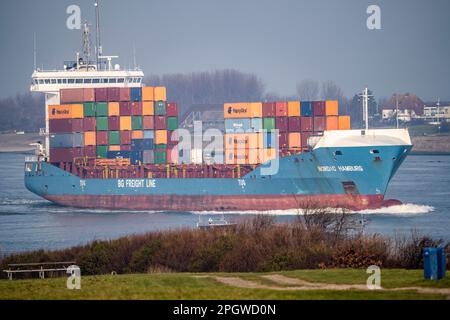 Nave da carico container Nordic Hamburg, BG Freight Line, sulla Nieuwe Waterweg, entrata al porto di Europoort, all'altezza di Hoek van Holland, Ro Foto Stock