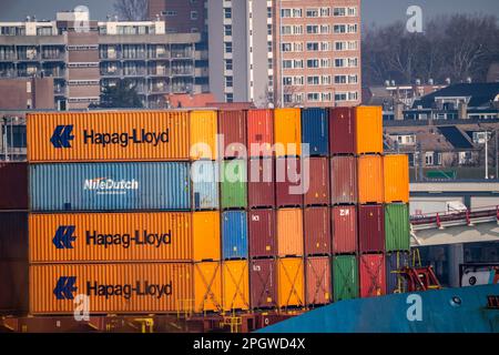 Nave da carico container Nordic Hamburg, BG Freight Line, sulla Nieuwe Waterweg, entrata al porto di Europoort, all'altezza di Hoek van Holland, Ro Foto Stock