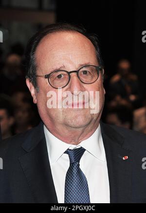 Milano, Italia. 24th Mar, 2023. Milano, Italia ha decomposto la Stagione 2023 la presentazione del nuovo programma della Fondazione Giangiacomo Feltrinelli con la partecipazione e la relazione di Francesco Hollande ex Presidente della Repubblica francese, Carlo Feltrinelli Presidente della Fondazione Feltrinelli, Giuseppe Sala Sindaco di Milano, Marco Alparone Vice Presidente e Consigliere economico e finanziario della Regione Lombardia, Massimiliano Tarantino Direttore della Fondazione G. Feltrinelli nella foto: Francesco Hollande ex Presidente della Repubblica francese Credit: Agenzia indipendente per le foto/Alamy Live News Foto Stock