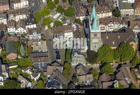 Fotografia aerea, ristrutturazione della torre della chiesa di evang. Christuskirche e Altmarkt a Schwelm, zona della Ruhr, Renania settentrionale-Vestfalia, Germania, luogo di Foto Stock