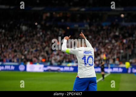 Parigi, Francia. 24th Mar, 2023. Il francese Kylian Mbappe celebra il suo gol durante la partita di qualificazione UEFA euro 2024 tra la Francia e i Paesi Bassi a Parigi, in Francia, 24 marzo 2023. Credit: Glenn Gervot/Xinhua/Alamy Live News Foto Stock