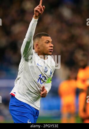 Parigi, Francia. 24th Mar, 2023. Il francese Kylian Mbappe celebra il suo gol durante la partita di qualificazione UEFA euro 2024 tra la Francia e i Paesi Bassi a Parigi, in Francia, 24 marzo 2023. Credit: Glenn Gervot/Xinhua/Alamy Live News Foto Stock