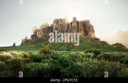 Sunlit Mountains in Arizona Foto Stock