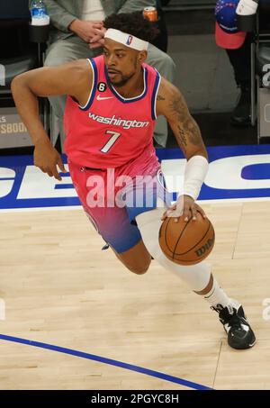 Washington, Stati Uniti. 24th Apr, 2023. WASHINGTON, DC - 24 MARZO: Washington Wizards guardia Jordan Goodwin (7) in attacco durante un gioco NBA tra i Washington Wizards e i San Antonio Spurs, il 24 marzo 2023, alla Capital One Arena, a Washington, DC. (Foto di Tony Quinn/SipaUSA) Credit: Sipa USA/Alamy Live News Foto Stock