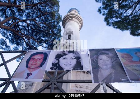 Roma, Italia. 24th Mar, 2023. Veduta del Faro di Gianicolo a Roma con foto di Desaparecidos (Foto di Matteo Nardone/Pacific Press/Sipa USA) Credit: Sipa USA/Alamy Live News Foto Stock