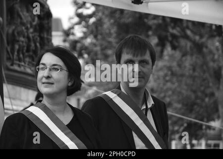 Parigi, Francia - 11 luglio 2017 : Ritratto degli ex deputati francesi Muriel Ressiguier e Michel Larive. Foto Stock