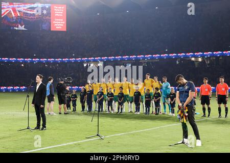 La squadra Australian Socceroos si allinea prima della partita tra Australia ed Ecuador al CommBank Stadium il 24 marzo 2023 a Sydney, Australia Foto Stock