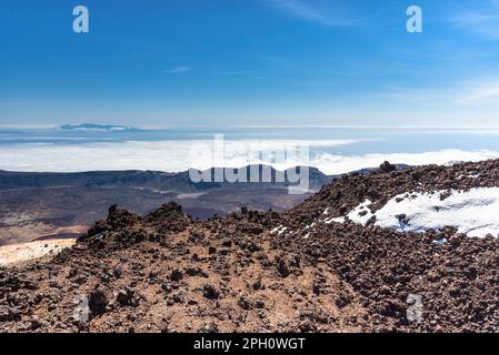 Parco Nazionale del Teide, Tenerife, Spagna il giorno soleggiato di marzo. Vista da Vulcano. Foto Stock