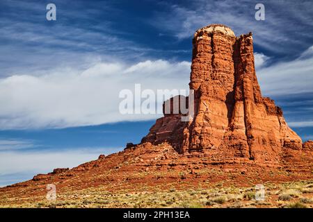 Paesaggio del sud-ovest americano, formazioni rocciose nel deserto dello Utah vicino al Glen Canyon Foto Stock
