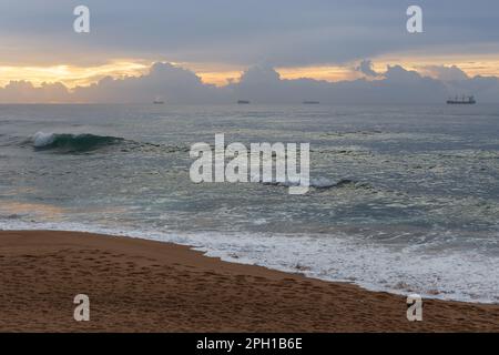 Umdloti Beach è un piccolo villaggio turistico sulla costa settentrionale di KwaZulu-Natal. Foto Stock