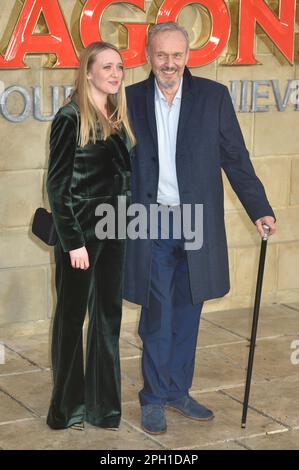 Londra, Regno Unito 23 marzo 2023. Anthony Head e Emily Head alla prima mondiale di "Dungeons & Dragons: Honour Among Thieves" a Leicester Square. Foto Stock