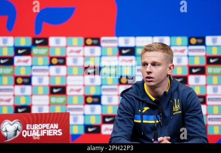 Oleksandr Zinchenko in Ucraina durante una conferenza stampa allo stadio di Wembley, Londra. Data immagine: Sabato 25 marzo 2023. Foto Stock