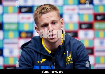 Oleksandr Zinchenko in Ucraina durante una conferenza stampa allo stadio di Wembley, Londra. Data immagine: Sabato 25 marzo 2023. Foto Stock