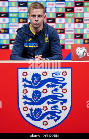 Oleksandr Zinchenko in Ucraina durante una conferenza stampa allo stadio di Wembley, Londra. Data immagine: Sabato 25 marzo 2023. Foto Stock