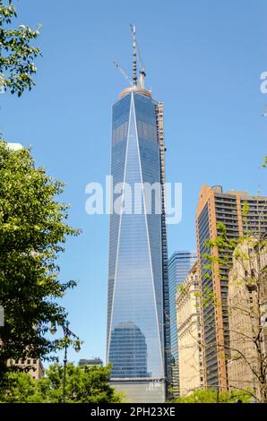 NEW YORK CITY - MAGGIO 27: One World Trade Center aka Freedom Tower, a Lower Manhattan, New York City, USA, maggio 27, 2013. E' l'edificio piu' alto in Foto Stock