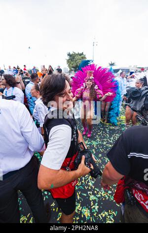 Fotografo e ballerino portoghese, Paulo Maria al podio durante l'ePrix di Sao Paulo 2023, 5th° appuntamento del Campionato del mondo ABB FIA Formula e 2022-23, sul circuito di Sao Paulo Street dal 23 al 25 marzo 2023 a Sao Paulo, Brasile - Photo Germain Hazard/DPPI Credit: DPPI Media/Alamy Live News Foto Stock