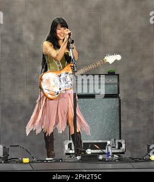 Las Vegas, Stati Uniti. 24th Mar, 2023. LAS VEGAS, NEVADA - 24 MARZO: (Solo per uso editoriale) beabadoobee si esibisce sul palco durante il 'Taylor Swift | The Eere Tour' all'Allegiant Stadium il 24 marzo 2023 a Las Vegas, Nevada. Foto: Casey Flanigan/imageSPACE/Sipa USA Credit: Sipa USA/Alamy Live News Foto Stock