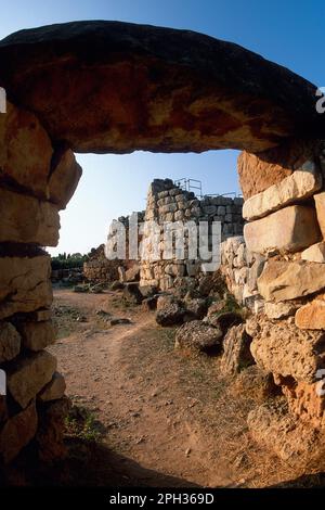 COMPLESSO NURAGICO (Nuraghe) PALMAVERA, Alghero, Sardegna, Italia. Sardegna, Italia Foto Stock