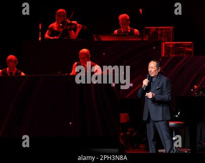 Hollywood, Stati Uniti. 25th Mar, 2023. Paul Anna si esibisce sul palco all'Hard Rock Live presso il Seminole Hotel and Casino Hollywood, a Hollywood, Florida, sabato 25 marzo 2023. Foto di Gary i Rothstein/UPI Credit: UPI/Alamy Live News Foto Stock