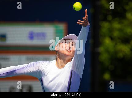 Aliaksandra Sasnovich della Bielorussia in azione durante il secondo round del Miami Open 2023, WTA 1000 torneo di tennis il 24 marzo 2023 a Miami, USA - Foto: Rob Prange/DPPI/LiveMedia Foto Stock