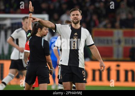 Magonza, Germania. 25th Mar, 2023. Niclas FUELLKRUG (GER), gesto, fornisce istruzioni, azione, immagine singola, motivo singolo ritagliato, mezza figura, mezza figura. Calcio Laenderspiel Germania (GER) - Perù 2-0, il 25th marzo 2023, MEWA Arena Magonza? Credit: dpa/Alamy Live News Foto Stock