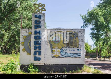Memorial Chernobyl all'ingresso della città fantasma Foto Stock
