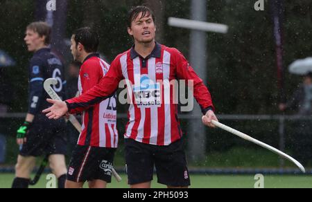 Bruxelles, Belgio. 26th Mar, 2023. Tom Boon di Leopold si è impartito durante una partita di hockey tra Royal Royal Oree HC e Royal Leopold Club, domenica 26 marzo 2023 a Bruxelles, il 11° giorno della stagione 2022-2023 della Belga Men Hockey League. BELGA PHOTO VIRGINIE LEFOUR Credit: Agenzia Notizie Belga/Alamy Live News Foto Stock