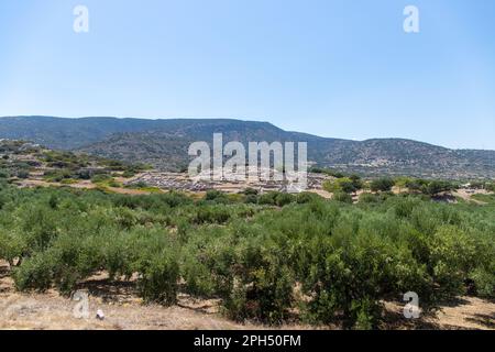 Antico sito archeologico di Creta con rovine di pietra. Foto di alta qualità Foto Stock