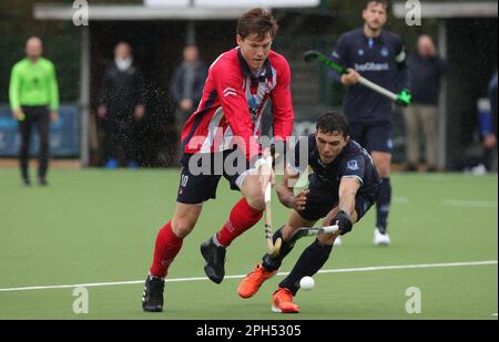 Bruxelles, Belgio. 26th Mar, 2023. Leopold's Gauthier Boccard combatte per la palla durante una partita di hockey tra Royal Royal Oree HC e Royal Leopold Club, domenica 26 marzo 2023 a Bruxelles, il 11° giorno della stagione belga della lega di hockey maschile 2022-2023. BELGA PHOTO VIRGINIE LEFOUR Credit: Agenzia Notizie Belga/Alamy Live News Foto Stock