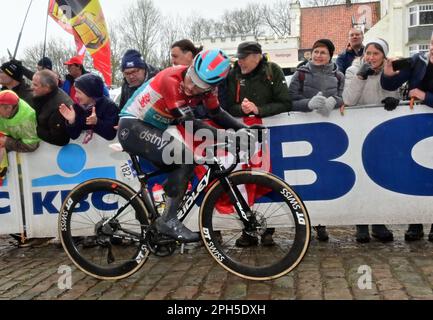 Wevelgem, Belgio. 26th Mar, 2023. L'australiano Caleb Ewan di Lotto-Dstny ha ritratto in azione nel Kemmelberg durante la Gent-Wevelgem maschile - in Fiandre campi gara ciclistica, 260, 9 km da Ieper a Wevelgem, Domenica 26 Marzo 2023. FOTO DI BELGA DIRK WAEM Credit: Agenzia Notizie di Belga/Alamy Live News Foto Stock