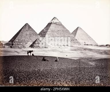 Piramidi di El-Geezeh (dal sud-ovest) 1857 circa, stampato 1865 circa da Francis Frith Foto Stock