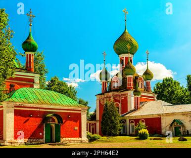 Alexander Nevsky Chiesa e St. Cattedrale di Vladimir nella città di Pereslavl-Zalessky Foto Stock