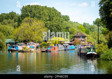 Carthagena Lock sul fiume Lee, Regno Unito, appena fuori Londra Foto Stock